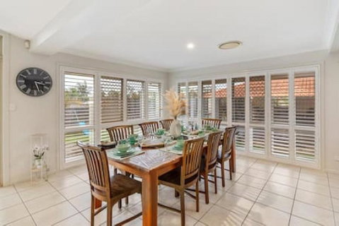 4 Bedroom Spacious Cozy Family Retreat Parkinson - Accommodation Search 3