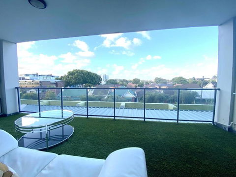 A Cozy 2B2B Apartment Near Airport & Train Station - Accommodation Search 3