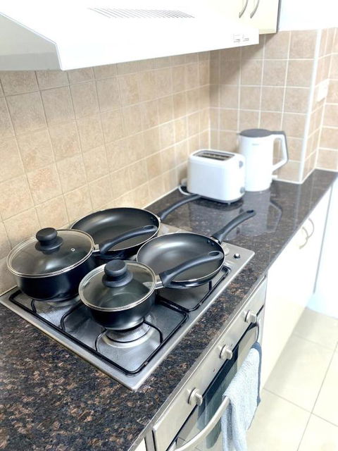 A Cozy 2B2B Apartment Near Airport & Train Station - Accommodation Search 4