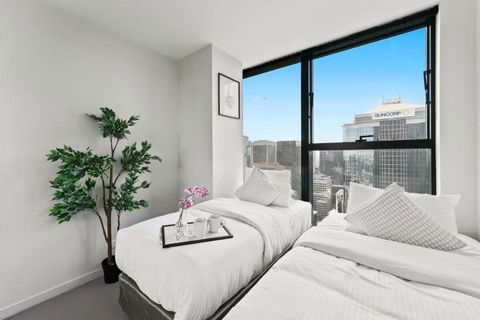 A 2BR Apt On Collins With City Views FREE Parking - Accommodation Search 3