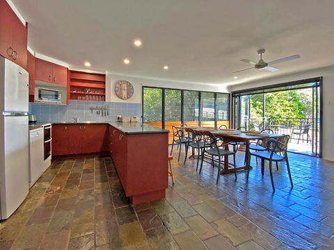 A BEACH AFFAIR - Accommodation Search 3