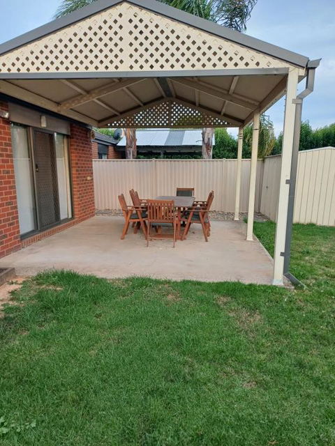 A Beautiful And Spacious Home - Accommodation Search 2