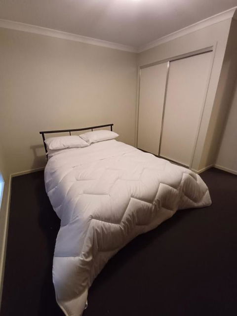 A Beautiful And Spacious Home - Accommodation Search 3