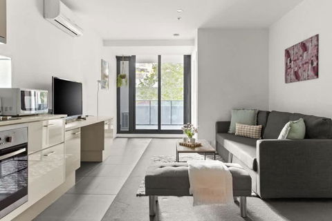 A Central Apt Right Next To Southern Cross - Accommodation Search 1