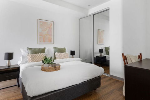 A Chic 2BR Apt Near Melbourne Uni FREE Parking - Accommodation Search 3