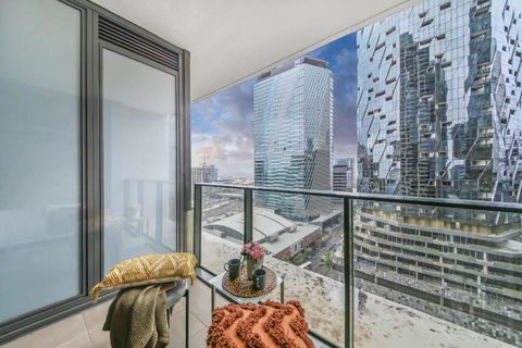 A Chic 2BR Home Near Southern Cross City Views - Accommodation Search 4