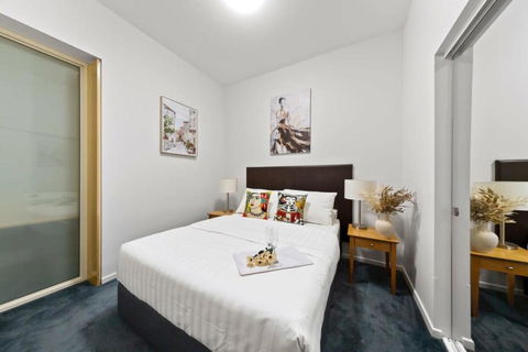 A Chic Apartment On Bourke St Near Chinatown - Accommodation Search 0