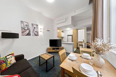 A Chic Apartment On Bourke St Near Chinatown - Accommodation Search 2
