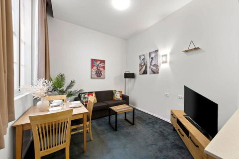 A Chic Apartment On Bourke St Near Chinatown - Accommodation Search 3