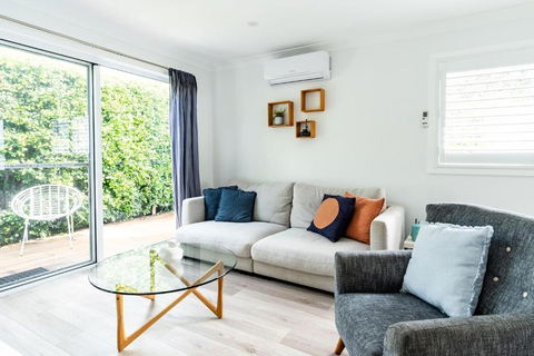 A Chic Coastal Hideaway At Toowoon Bay Beach - Accommodation Search 2