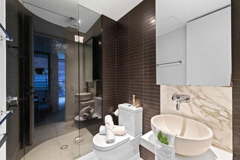 A Chic & Comfy 2BR Apt Near Federation Square - Accommodation Search 3