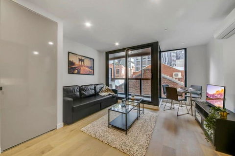 A Comfy 2BR Apt 5-Min Walk To Melbourne Central - Accommodation Search 1