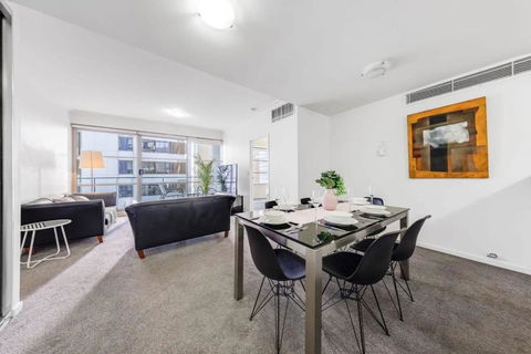 A Comfy 2BR Apt Right Next To Darling Harbour - Accommodation Search 4