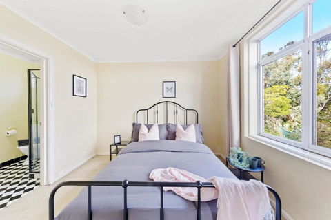 A Comfy & Cozy Apt In Clifton Hill FREE Parking - Accommodation Search 0