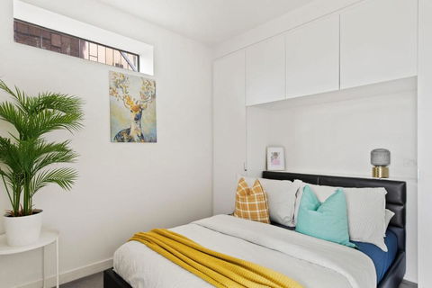 A Comfy & Stylish Apt Near Melbourne Central & QV - Accommodation Search 1