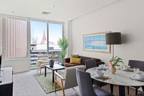 A Cozy 2BR Apt On Collins Near Flinders Station - Accommodation Search 1