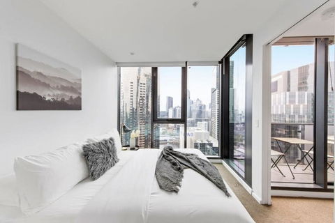 A Cozy 2BR Apt With Yarra Views FREE Parking - Accommodation Search 0