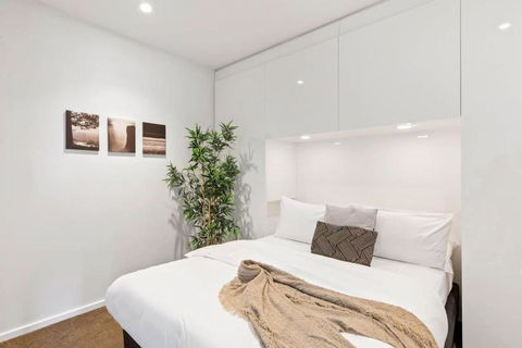 A Cozy 2BR Apt With Yarra Views FREE Parking - Accommodation Search 3