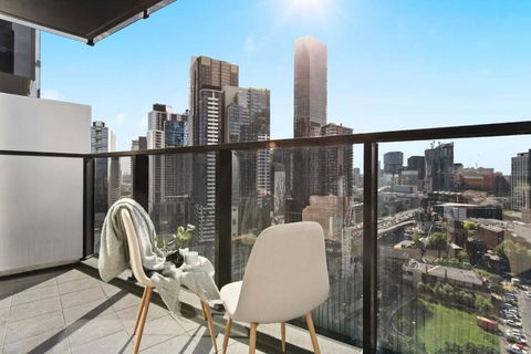 A Cozy Apt With City Views Near Crown Casino - Accommodation Search 0