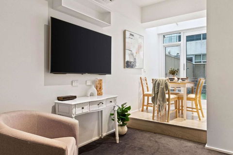 A Cozy CBD Studio Near Melbourne Central - Accommodation Search 1