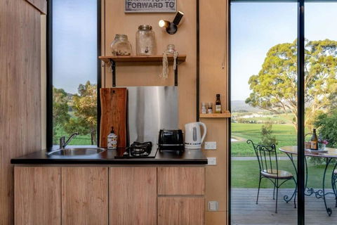 A Dam Good View By Tiny Away - Accommodation Search 2