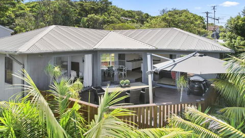 A Grand Beach Retreat - Accommodation Search 0