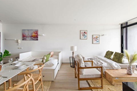 A Lux 2BR Apt Next To Melbourne Uni FREE Parking - Accommodation Search 3