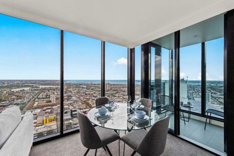 A Lux 2BR Apt With Panoramic Views, FREE Parking - Accommodation Search 3