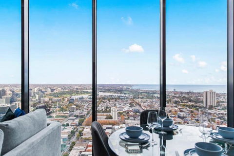 A Lux 2BR Apt With Panoramic Views, FREE Parking - Accommodation Search 4