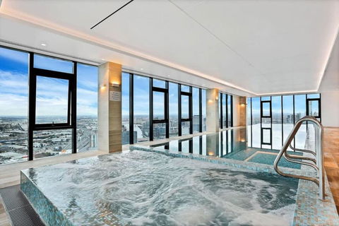 A Lux 2BR Apt With Panoramic Views, FREE Parking - Accommodation Search 2