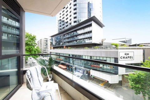 A Lux & Cozy 2BR Apt In The Heart Of Chapel Street - Accommodation Search 1