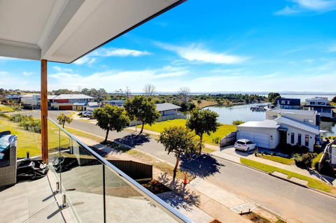A Magnetic Retreat - Accommodation Search 4