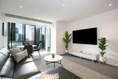 A Modern 2BR Apt With City Views FREE Parking - Accommodation Search 0