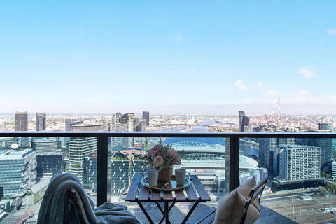 A Modern 2BR Apt With Harbour Views FREE Parking - Accommodation Search 1