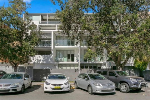 A Modern Two Bedroom Apartment! Quiet, Secure And 1 Minute Walk To Bondi Beach! - Accommodation Search 1