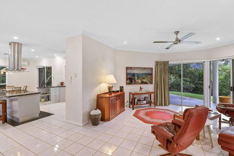 A Piece Of Tropical Paradise-Near Crystal Cascades - Accommodation Search 4