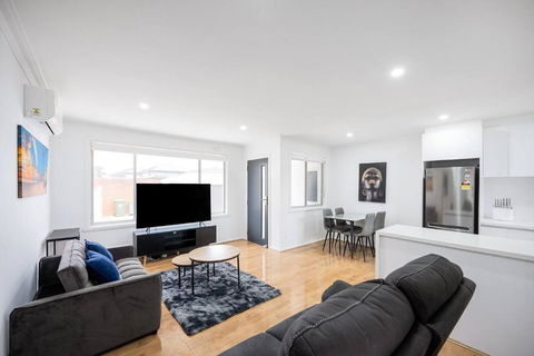 A Private Hideaway With Large Backyard And CarParks - Accommodation Search 0