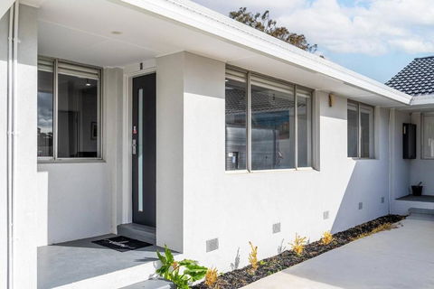 A Private Hideaway With Large Backyard And CarParks - Accommodation Search 2