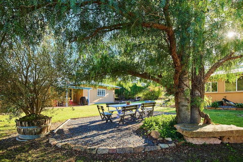 A Stanthorpe Getaway - Accommodation Search 1