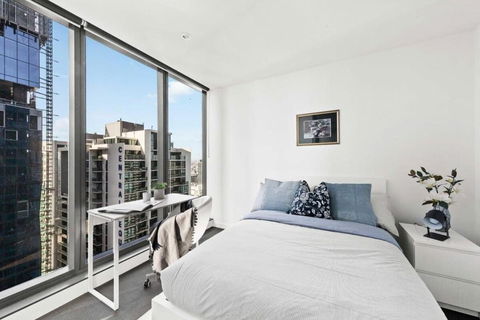 A Stylish 2BR Apt Next To Southern Cross With City Views - Accommodation Search 0