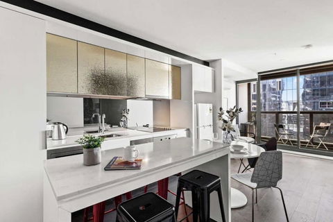 A Stylish 2BR Apt Next To Southern Cross With City Views - Accommodation Search 2
