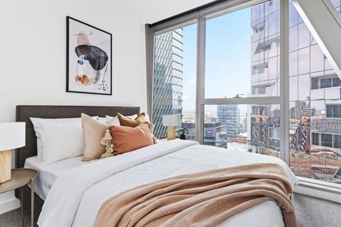 A Stylish 3BR Apt With Harbour Views FREE Parking - Accommodation Search 1
