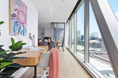 A Stylish 3BR Apt With Harbour Views FREE Parking - Accommodation Search 4