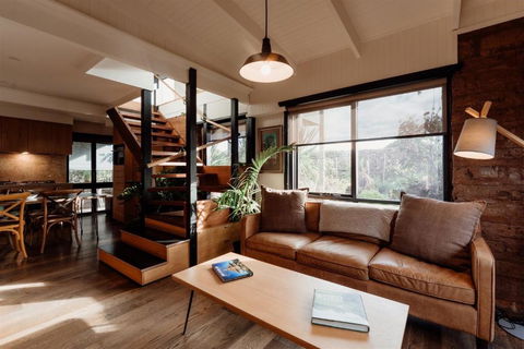 A Stylish And Unique Retreat At Surf Beach - Accommodation Search 1
