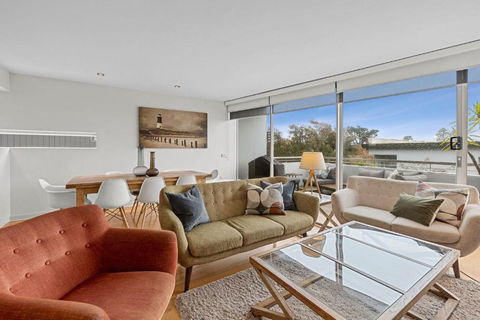 A Touch Of Class - Accommodation Search 1