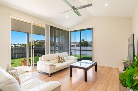 A Wave From It All - Lennox Head - Accommodation Search 0