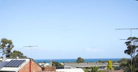 A Wave From It All Ocean Glimpse Central Torquay - Accommodation Search 3