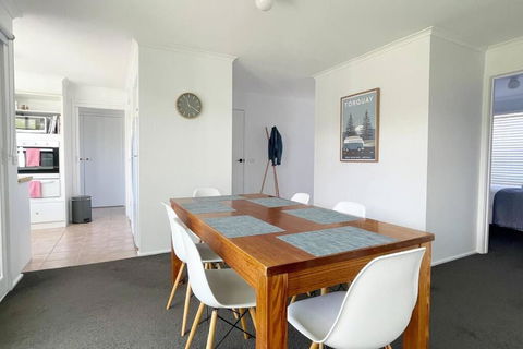 A Wave From It All - Accommodation Search 4