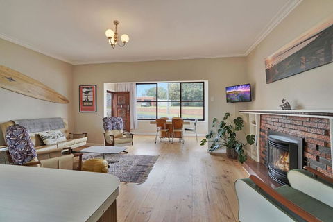 A Wave From It All - Accommodation Search 2