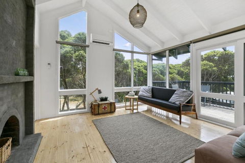 A1 Location By The Sea - Accommodation Search 3